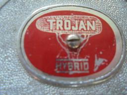 VINTAGE "TROJAN HYBRIDS" ADVERTISING POCKET TAPE MEASURE-WORKS