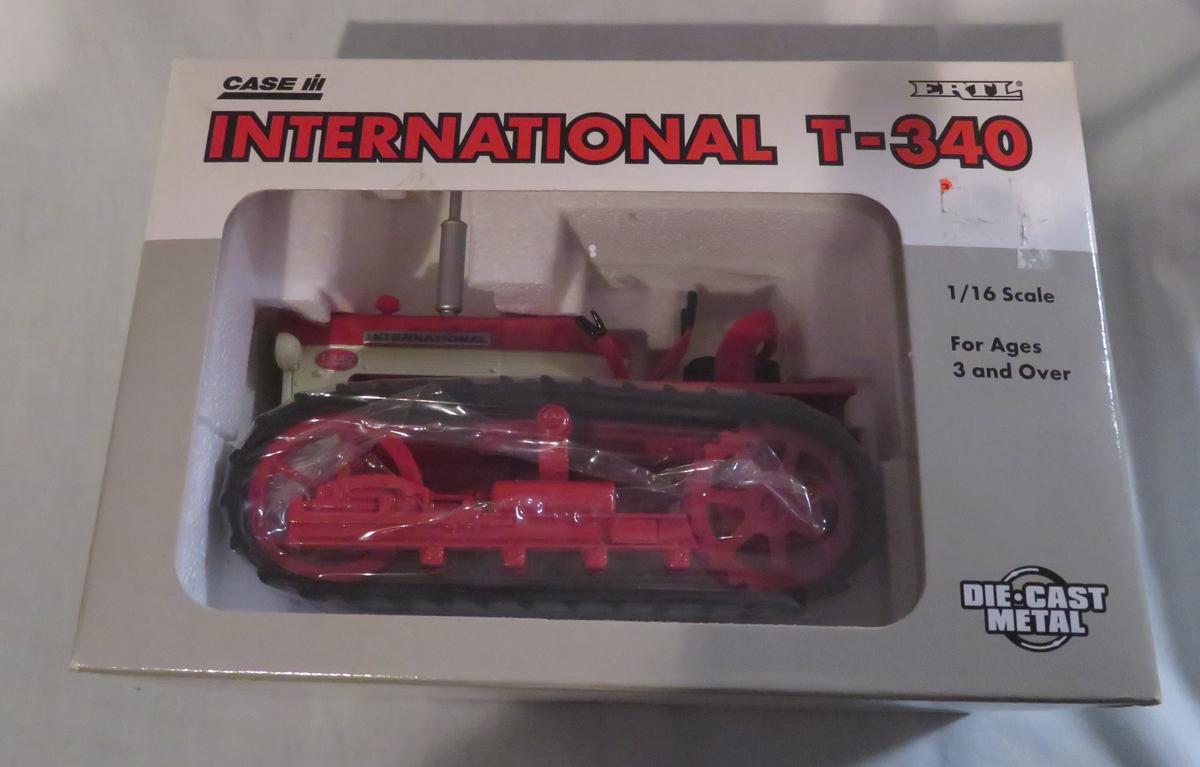 INTERNATIONAL T-340 CRAWLER - NEW IN BOX