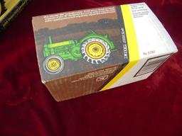 NEW IN BOX JOHN DEERE 1935 MODEL "BR" TRACTOR 1/16 SCALE TOY