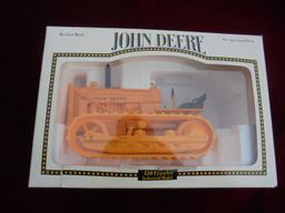 JOHN DEERE TOY 430 INDUSTRIAL MODEL CRAWLER IN ORIGINAL BOX
