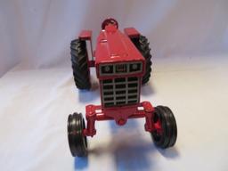 INTERNATIONAL 1066 TRACTOR