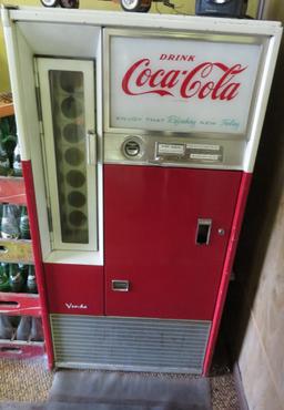 COCA-COLA VENDO MACHINE