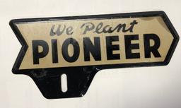 WE PLANT PIONEER - LICENSE PLATE TOPPER