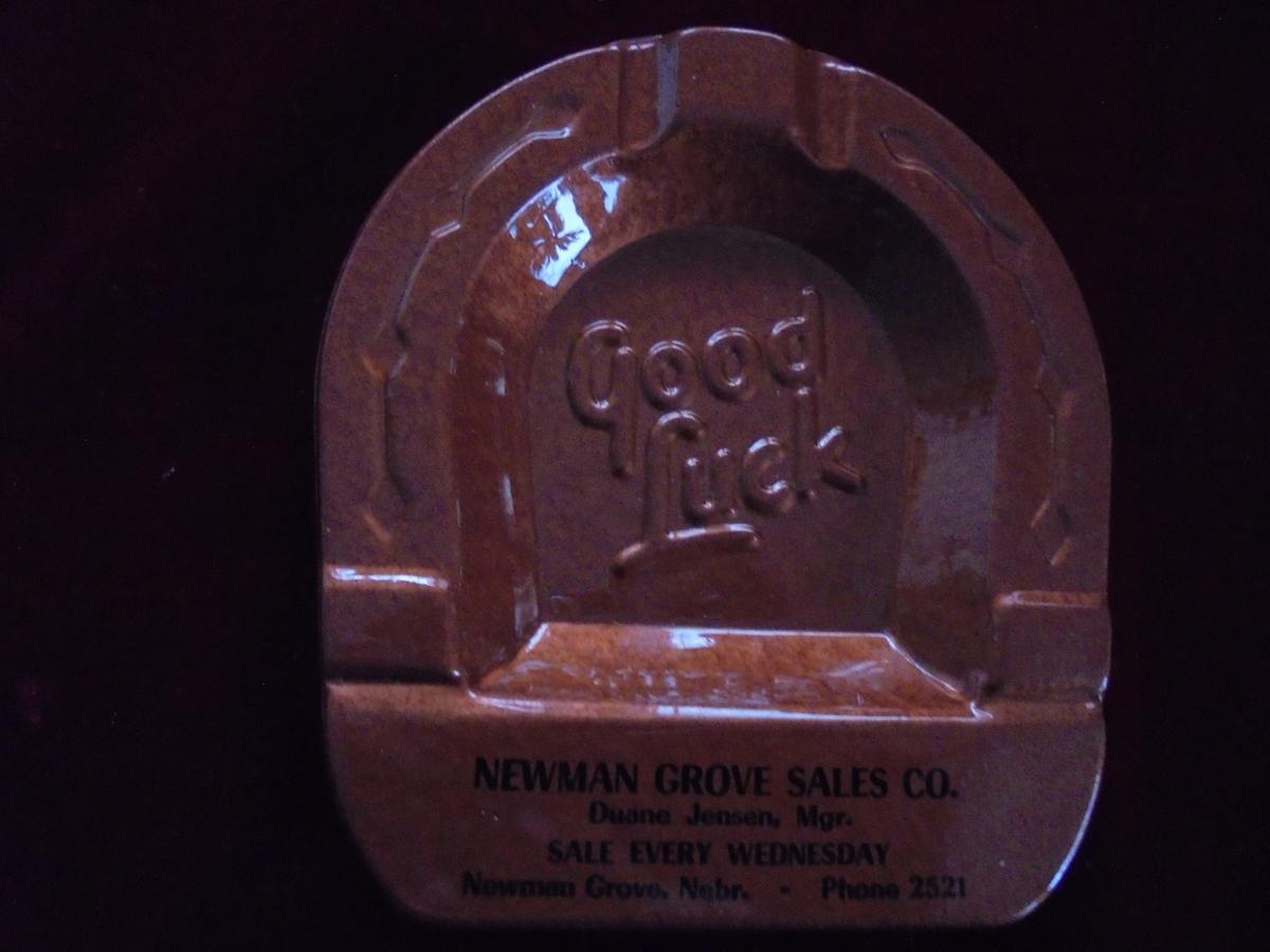 NEW OLD STOCK ADVERTISING ASH TRAY FROM "NEWMAN GROVE" SALES-'SALE BARN'