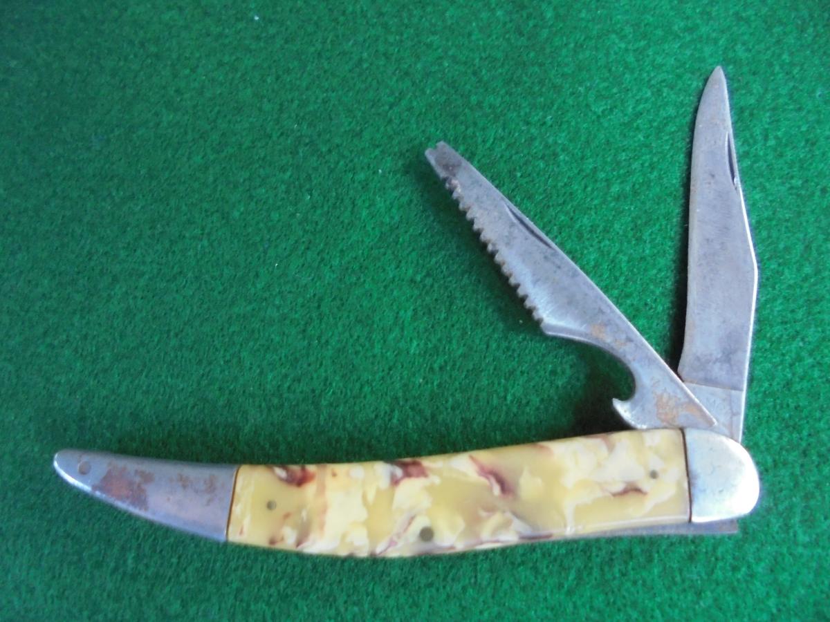 VINTAGE "CAMCO" FISHING POCKET KNIFE WITH 2 BLADES