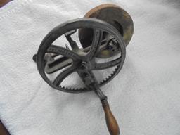 1905 PRIMITIVE BENCH TOP GRINDING WHEEL--HAND CRANK-QUITE NICE