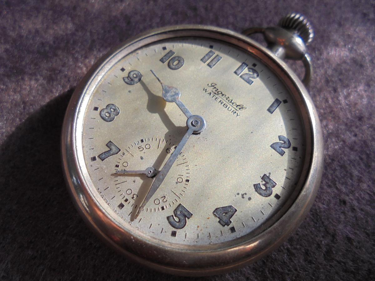 OLD INGERSOLL WATERBURY POCKET WATCH FOR PARTS OR REPAIR