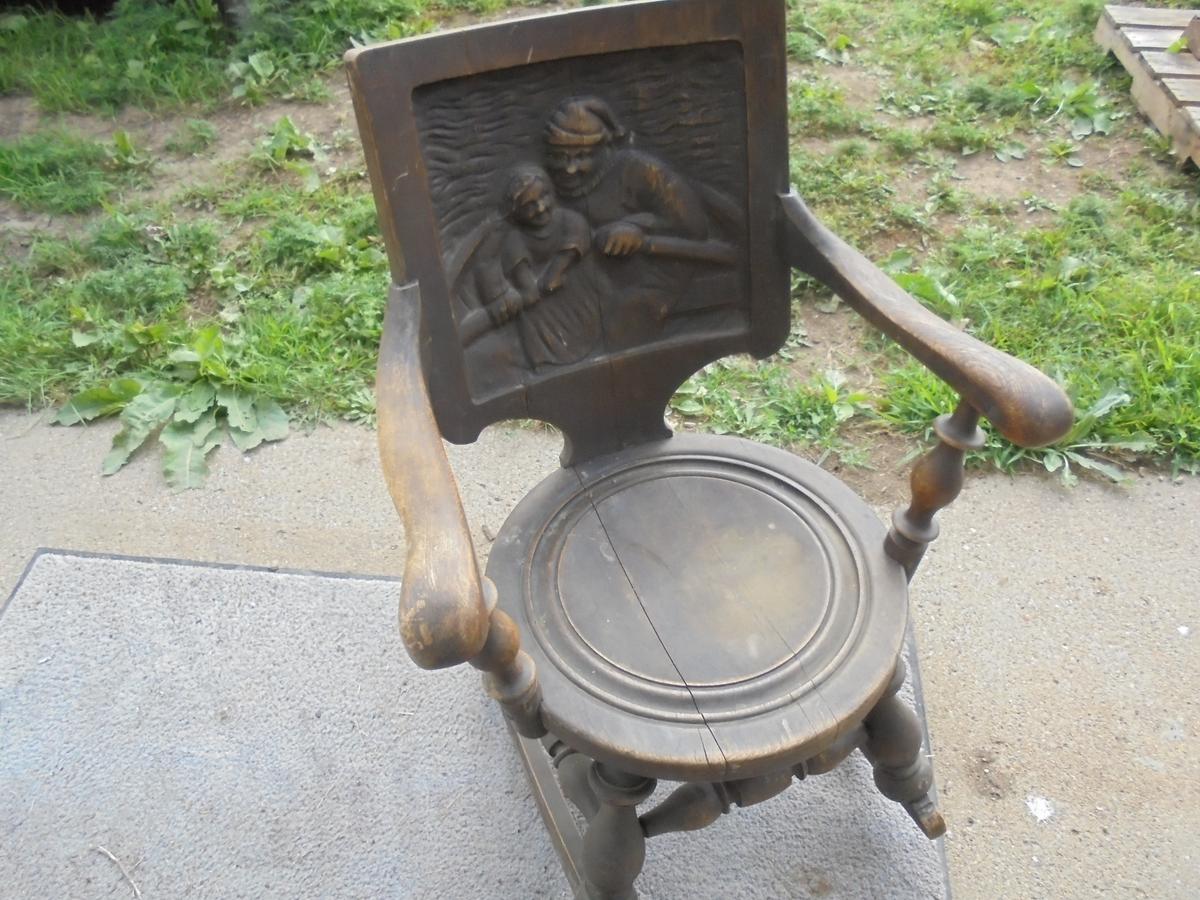 WONDERFUL OAK ROCKING CHAIR WITH LARGE CARVED BACK-BEAUTIFUL