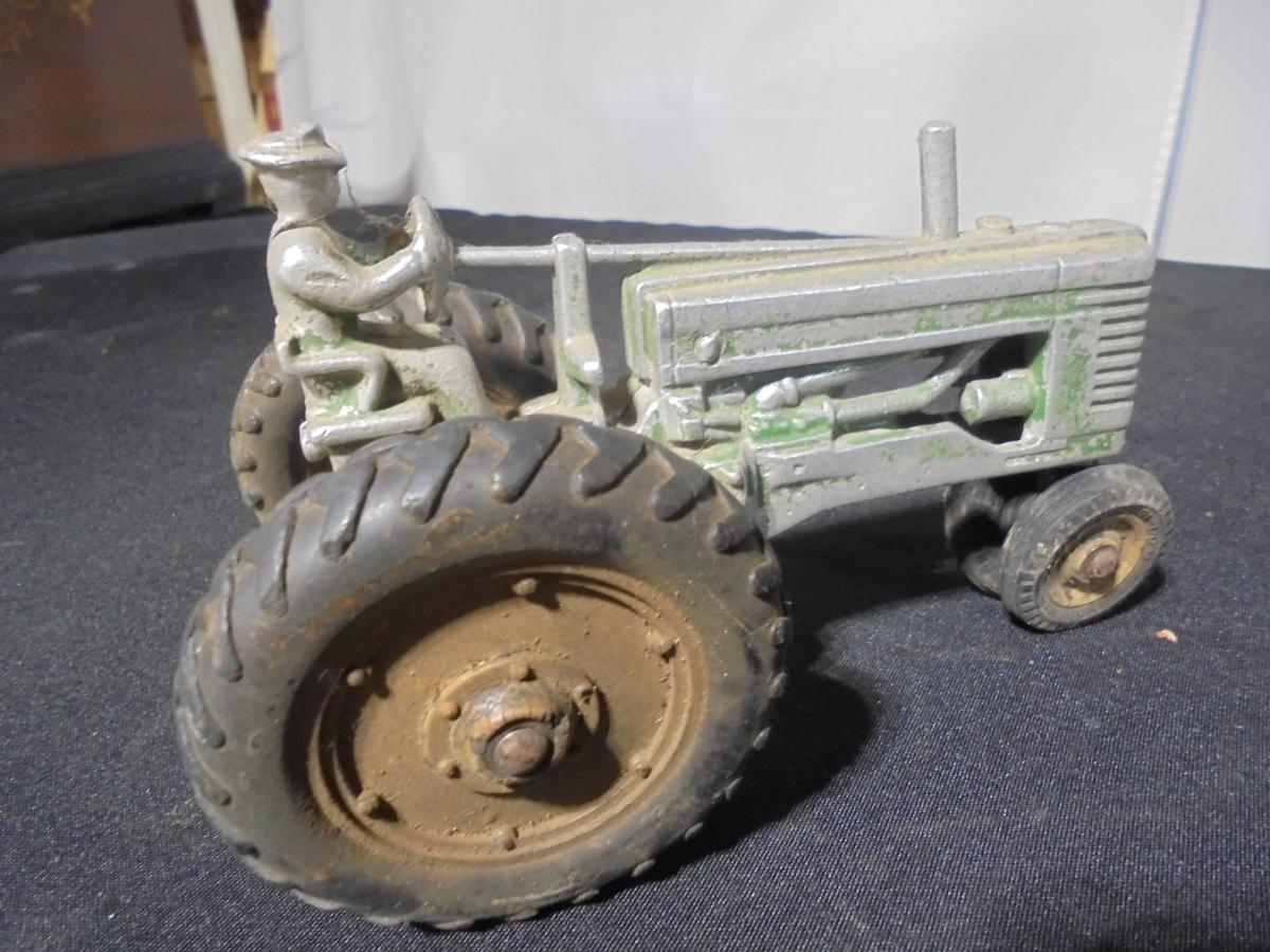 OLD "MADE IN USA" TOY JOHN DEERE 2 CY. TRACTOR-NICE ORIGINAL