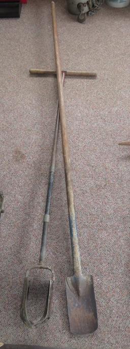 Long handled Spade and Post Hole Digger