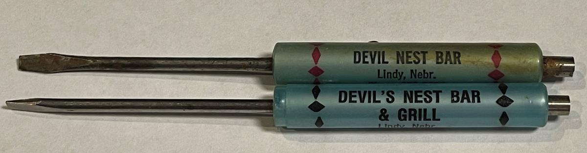 DEVIL'S NEST BAR & GRILL - LINDY NEBRASKA - ADVERTISING SCREW DRIVERS