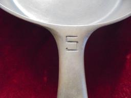 VINTAGE GRISWOLD NUMBER 5 CAST IRON FRY PAN OR SKILLET