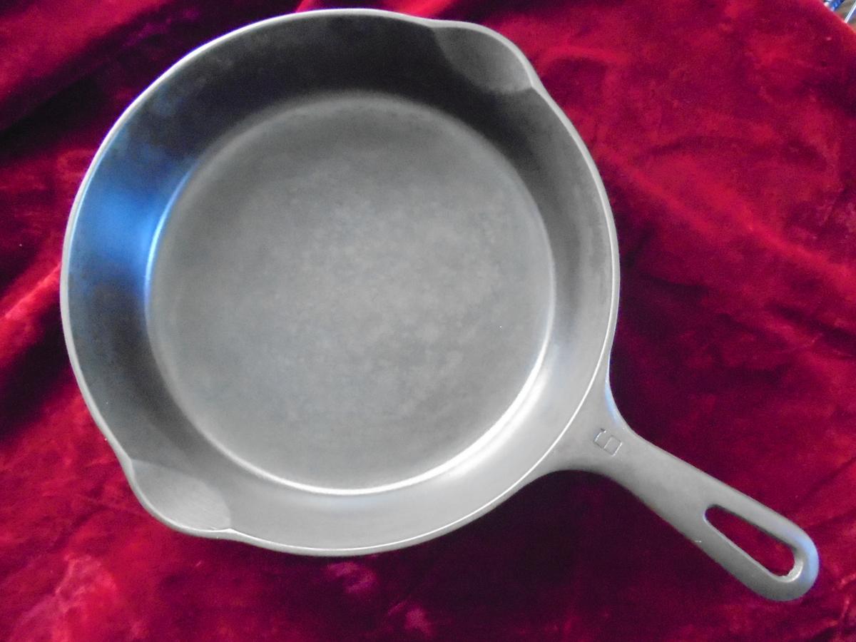 OLD NUMBER "6" GRISWOLD FRY PAN OR SKILLET-QUITE CLEAN