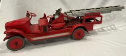 1920's BUDDY L "AERIAL TRACK" LADDER FIRE TRUCK