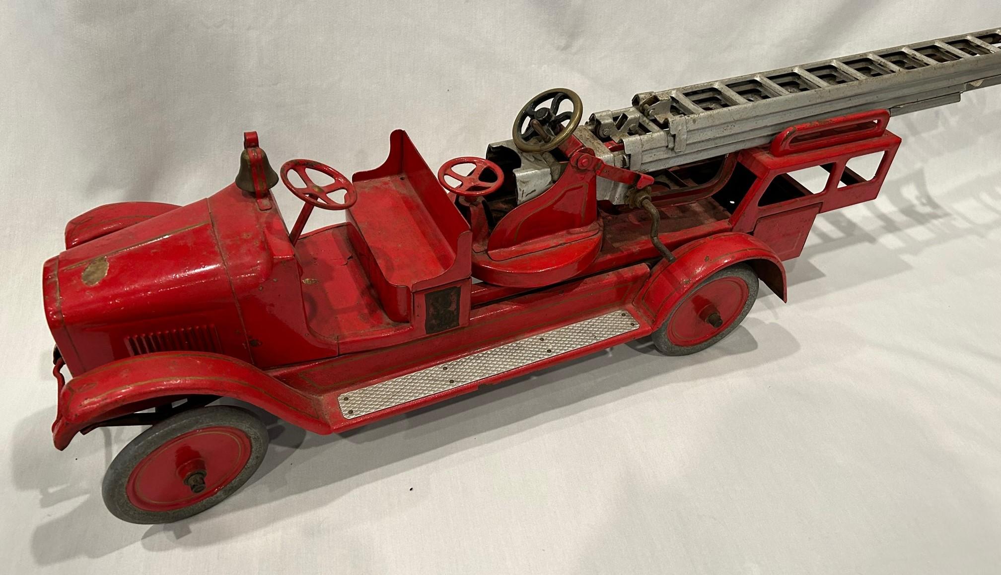 1920's BUDDY L "AERIAL TRACK" LADDER FIRE TRUCK