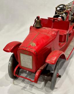 1920's BUDDY L "AERIAL TRACK" LADDER FIRE TRUCK