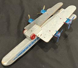 SUPERIOR STREAMLINER WOODEN AIRPLANE WITH FOLDABLE WINGS -- WW2 ERA