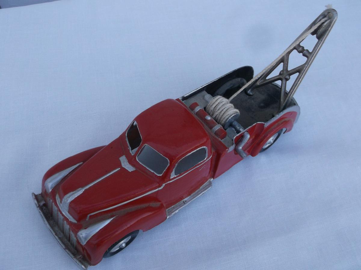 VINTAGE HUBLEY "KIDDIE TOY" TOW TRUCK- REPAINTED