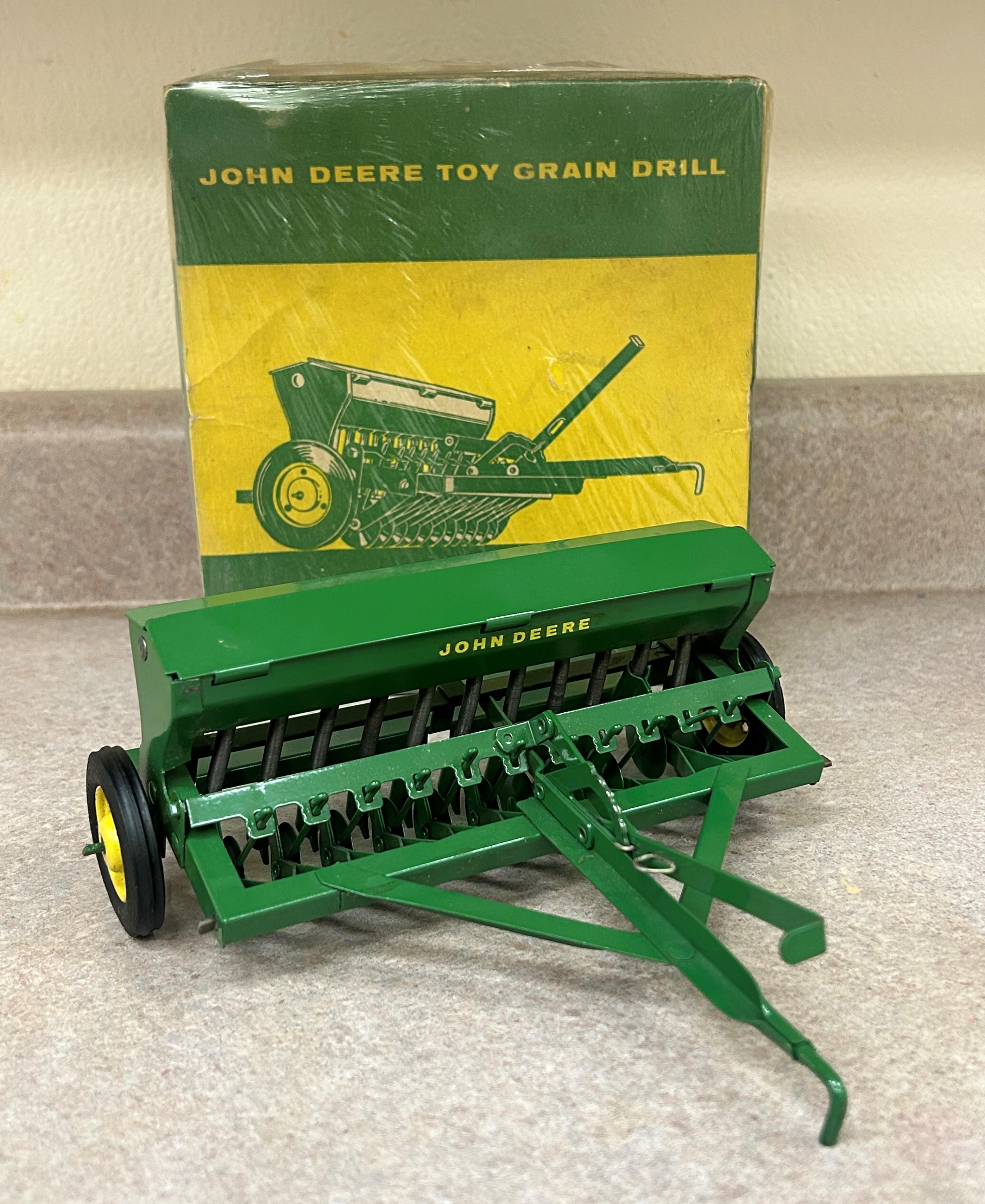 JOHN DEERE GRAIN DRILL WITH BOX