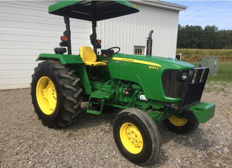 2010 J.D. 5065E 9SPD GEAR DRIVE,BRUSH GUARD, 6SM. FNT WHTS,DIESEL,FOLDING ROPS,HYD. REMOTE, 3PT,PTO