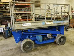 Genie Lift, Model V-247ORT, Gas or Propane Onan Engine, 24' Cap, Foam Filled Tires, Runs Good