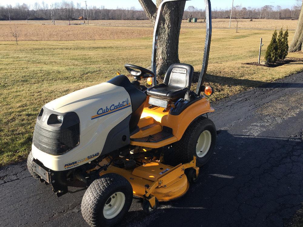 2004 Cub Cadet 5234D Tractor, 650 hrs, 60" Deck