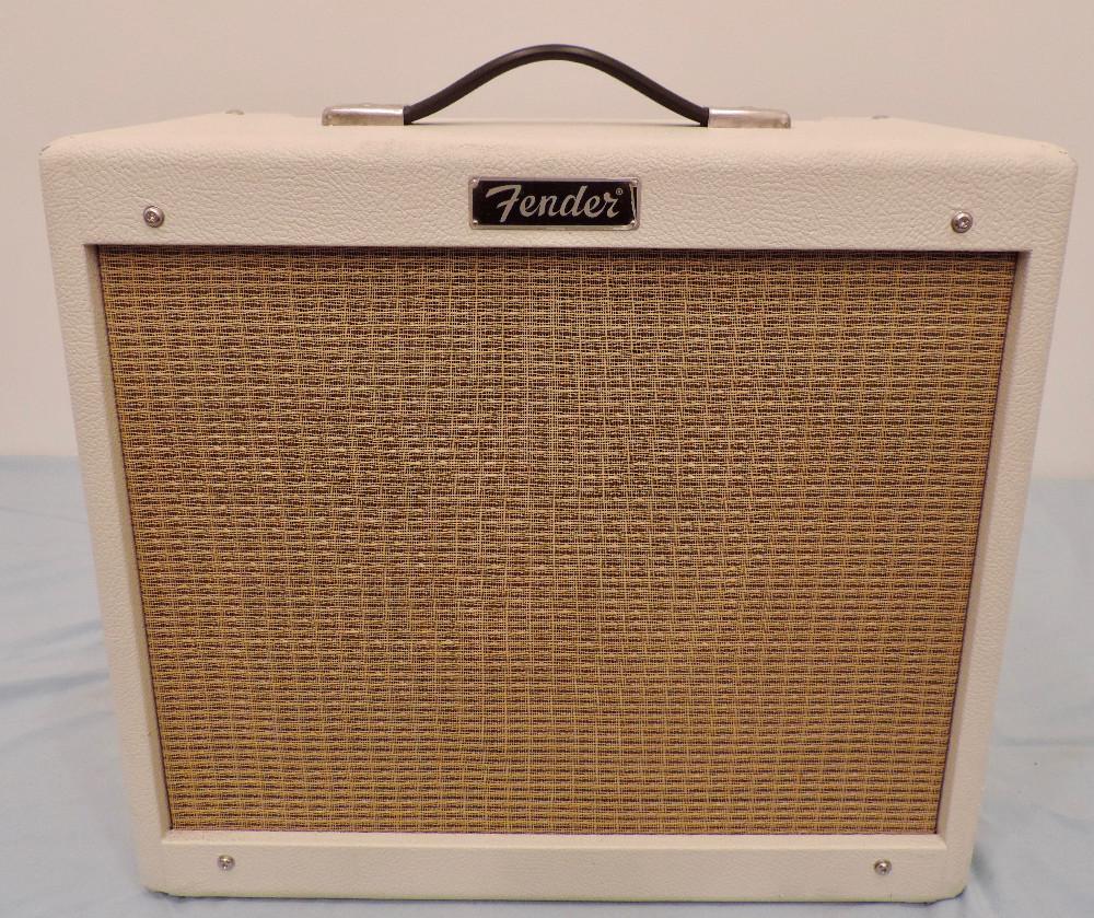 Fender Blues Jr. Limited Edition" White Tolex and Wheat grill cloth - Mexican production - version