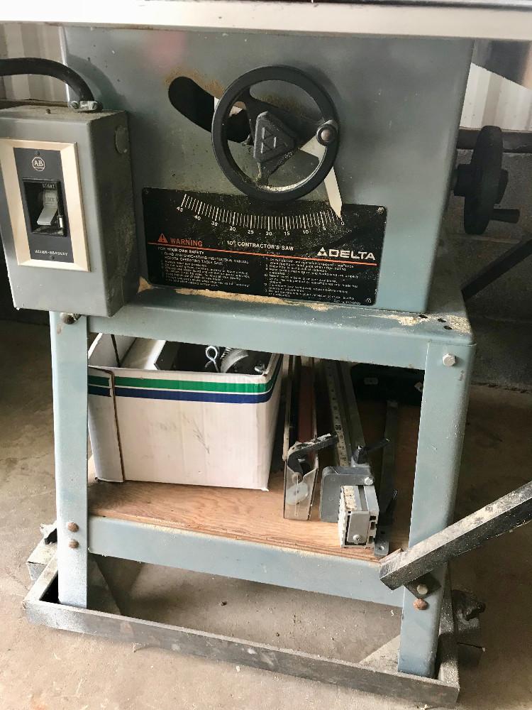 Delta 10" Table Saw With Stand