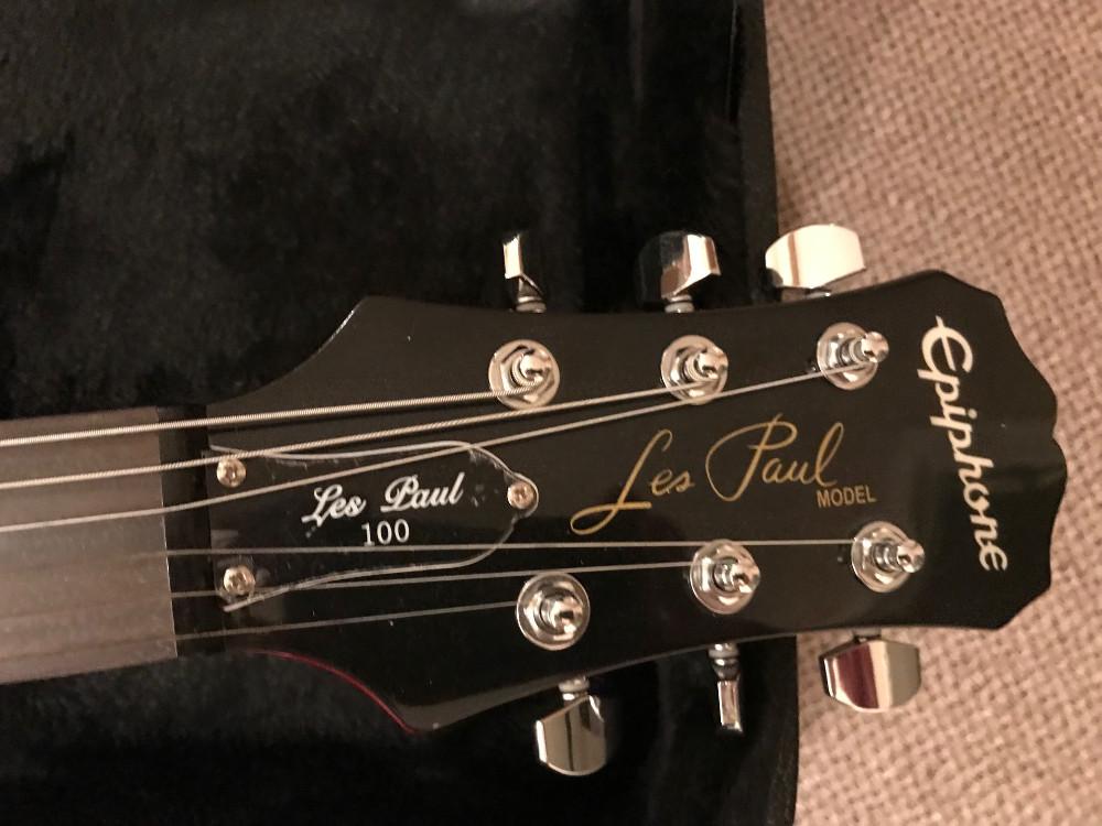 Epiphone Les Paul 100 Guitar with case