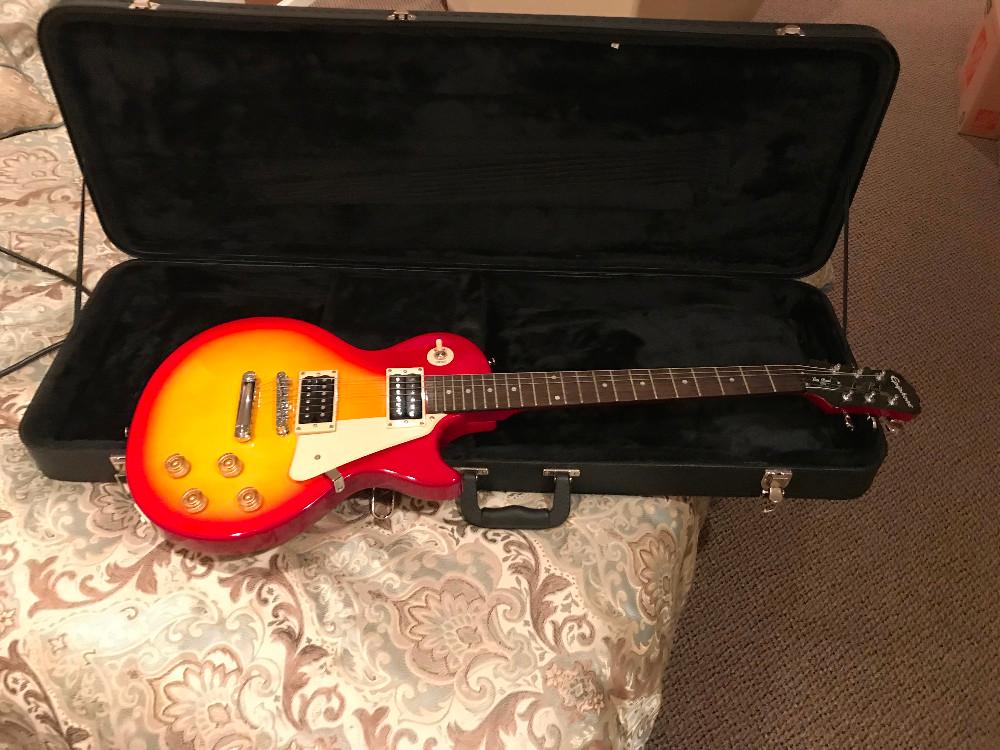 Epiphone Les Paul 100 Guitar with case