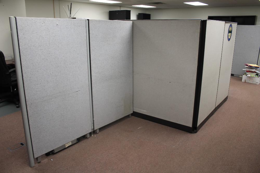 Approx. 17 Panels Of Assorted Cubicle Dividers
