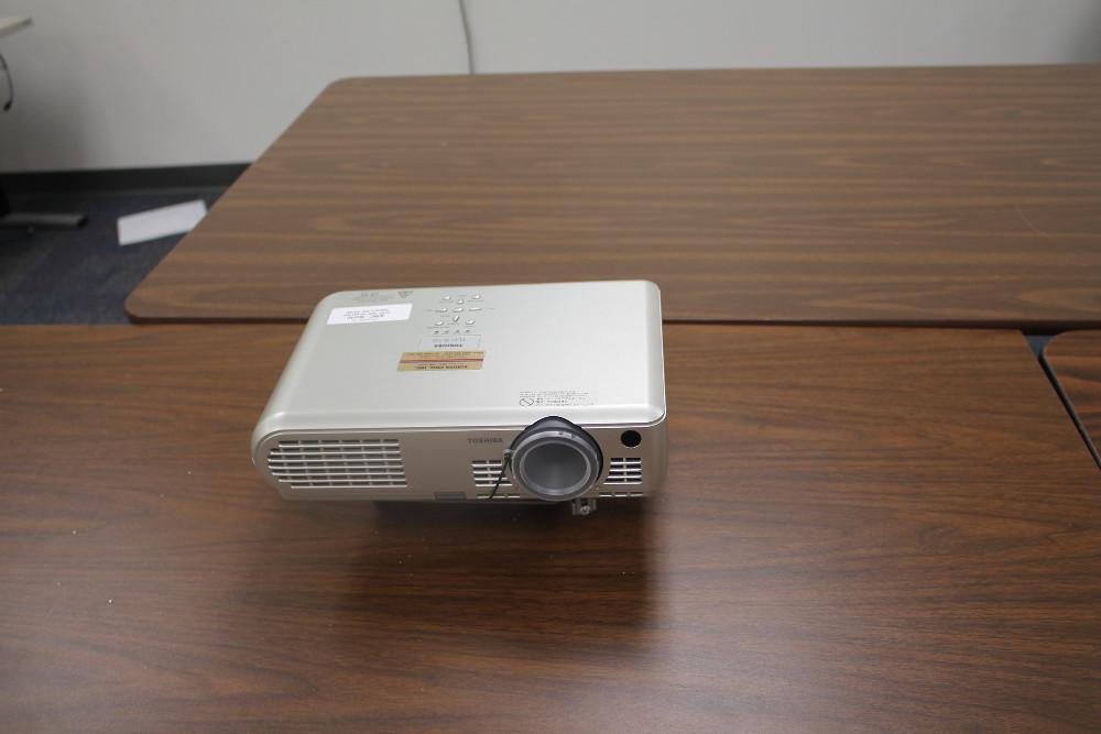 Toshiba TLP-S10 Projector