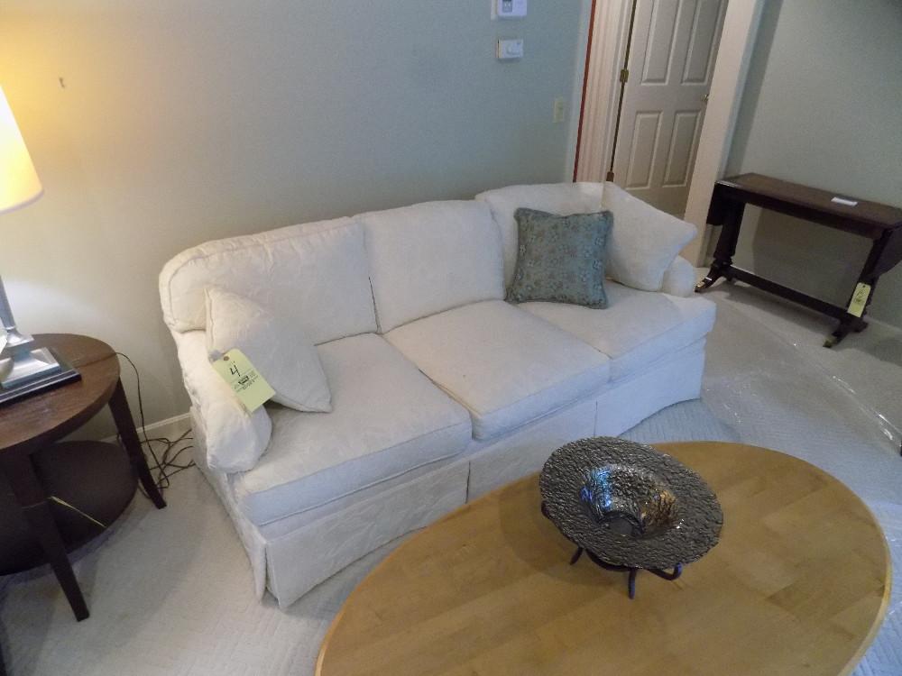 Pearson 3-cushion sofa