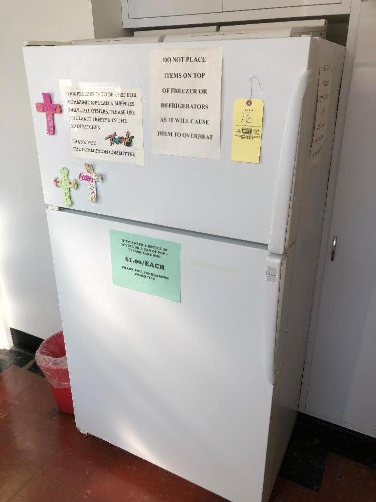 Amana Refrigerator 34" Wide