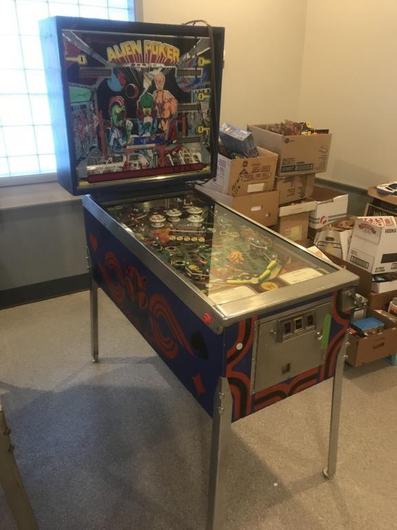 Williams Alien Poker Pinball Machine, NO SHIPPING