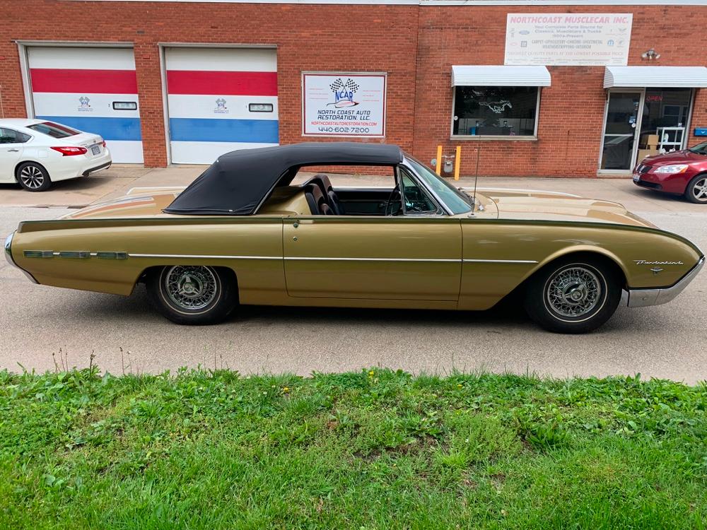 1962 Ford Thunderbird Sports Roadster