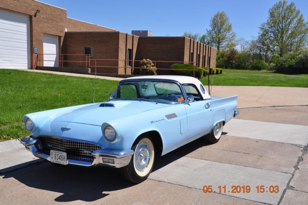 1957 Ford Thunderbird