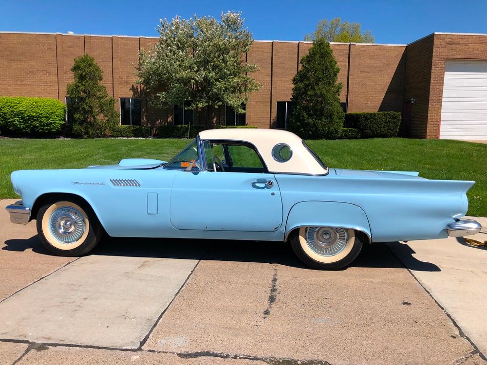 1957 Ford Thunderbird