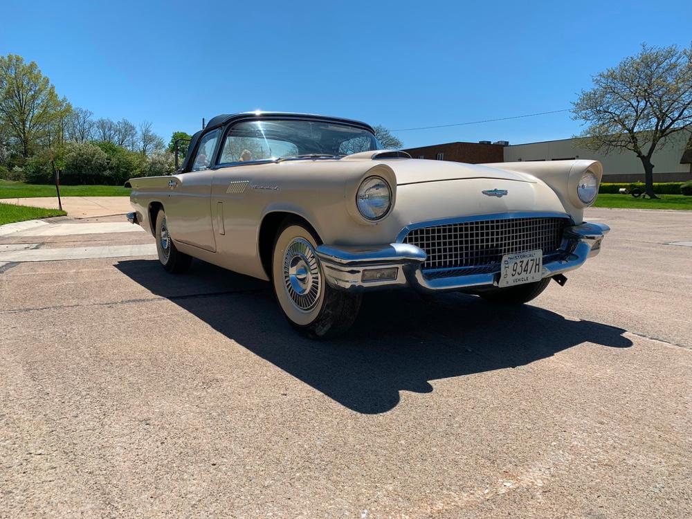 1957 Ford Thunderbird