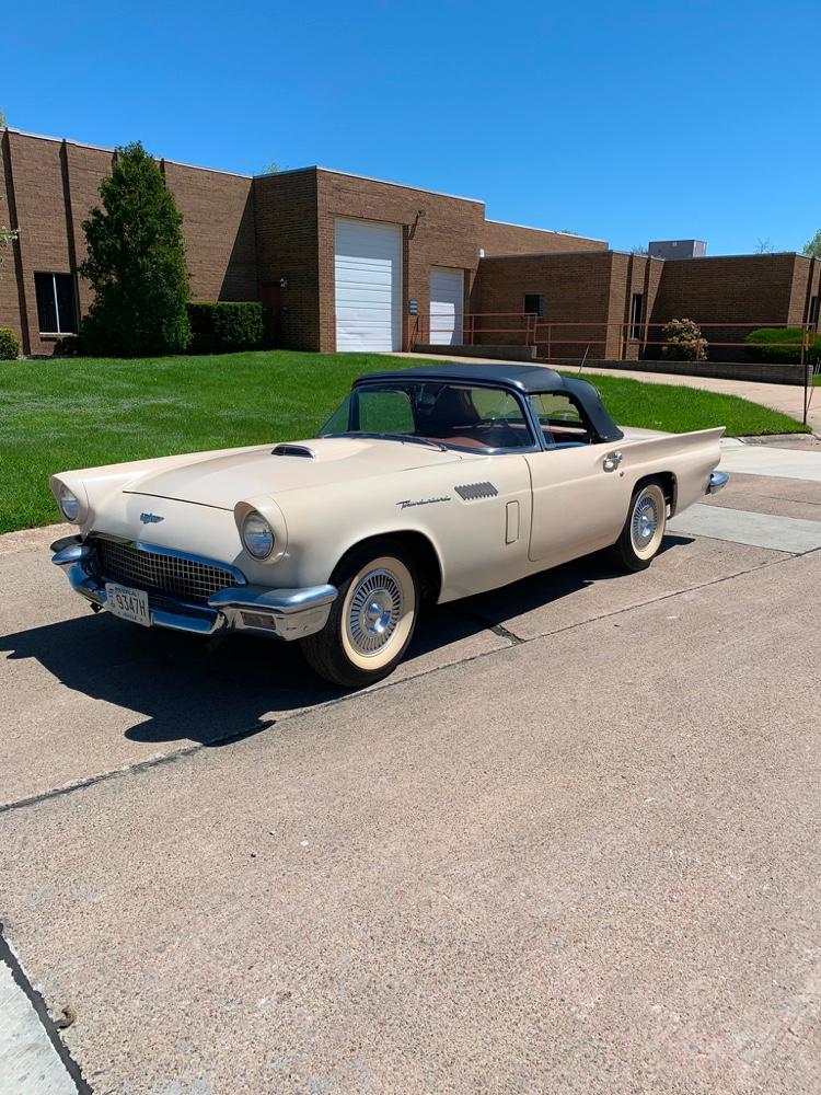 1957 Ford Thunderbird