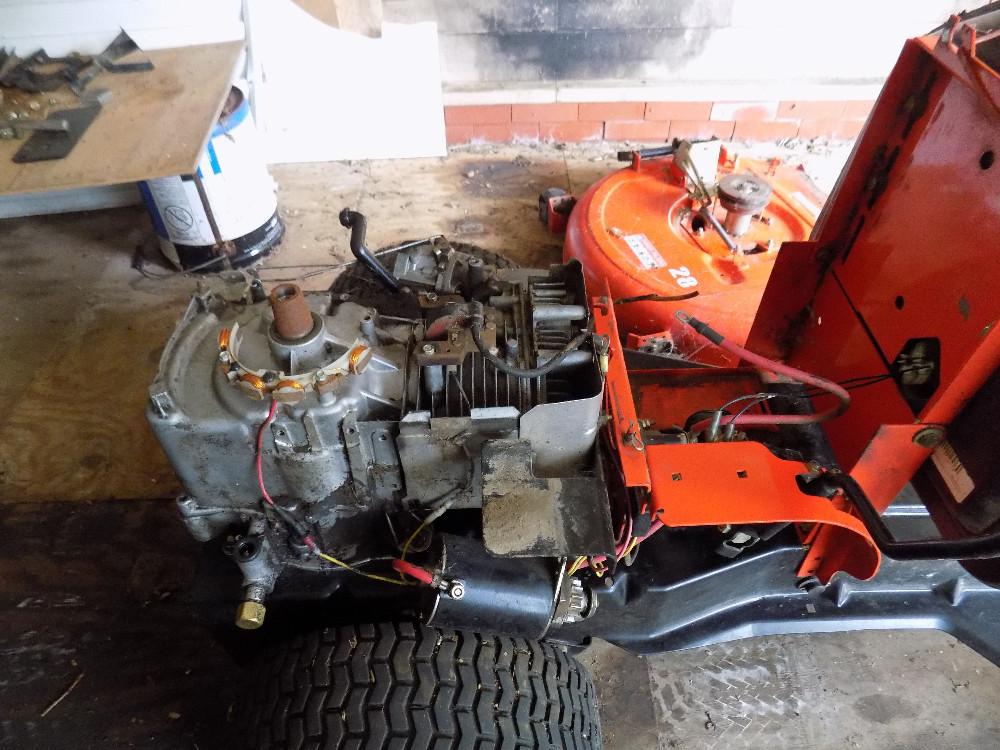 Ariel 1028 Project Tractor In Parts, 28 Inch Deck, Issues Unknown With Mower