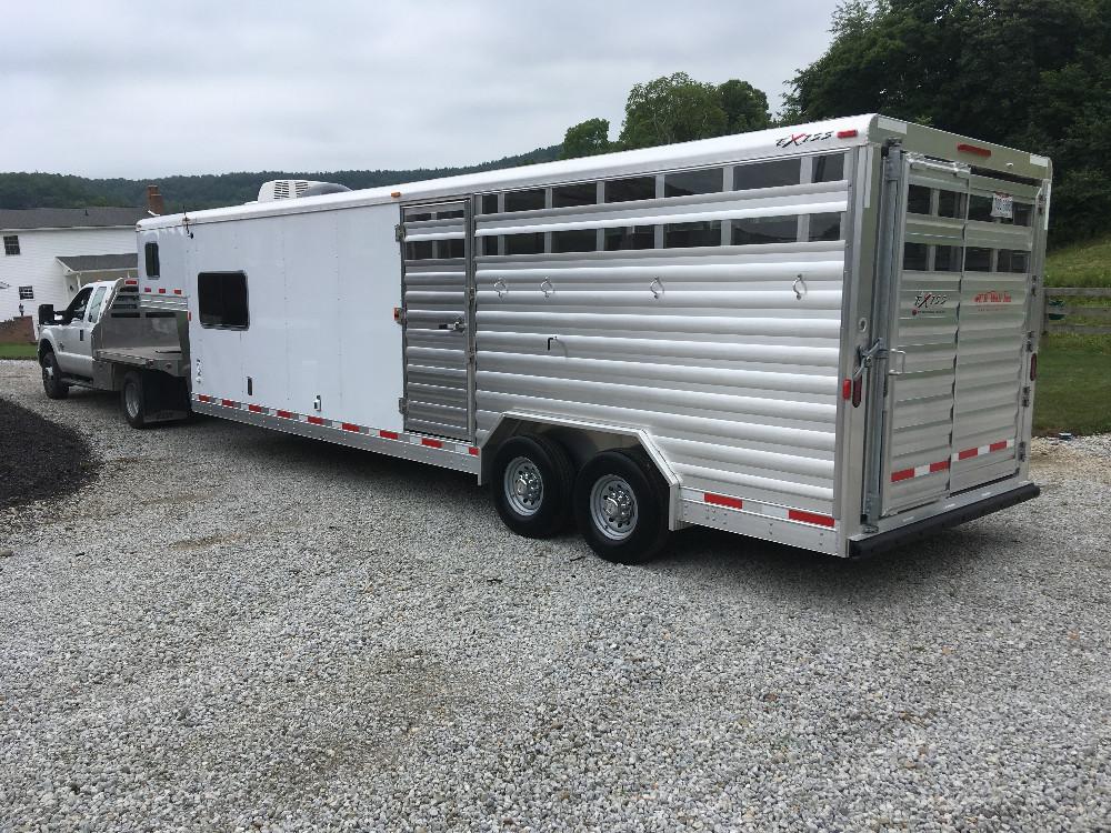 2014 EX155 28' Livestock Trailer