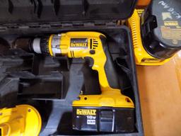 DeWalt Cordless Drill 18V with (3) Batteries, Charger and Case