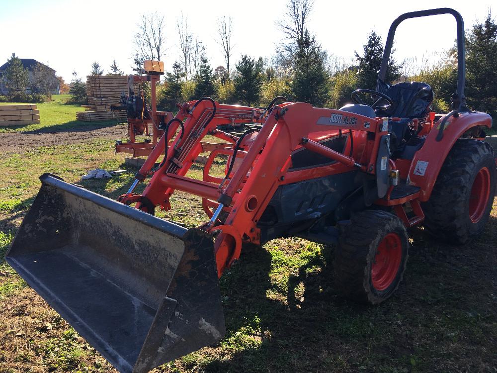 Nice 2008 Kioti DK35 SE 4x4 diesel tractor w/KL351 quick tach loader, dual remote, 540 pto