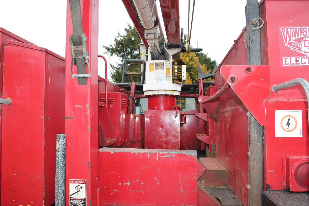 1983 FORD F8000 BUCKET TRUCK