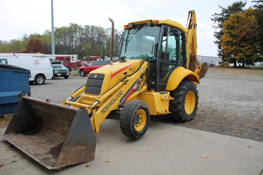 NEW HOLLAND LB75B BACKHOE