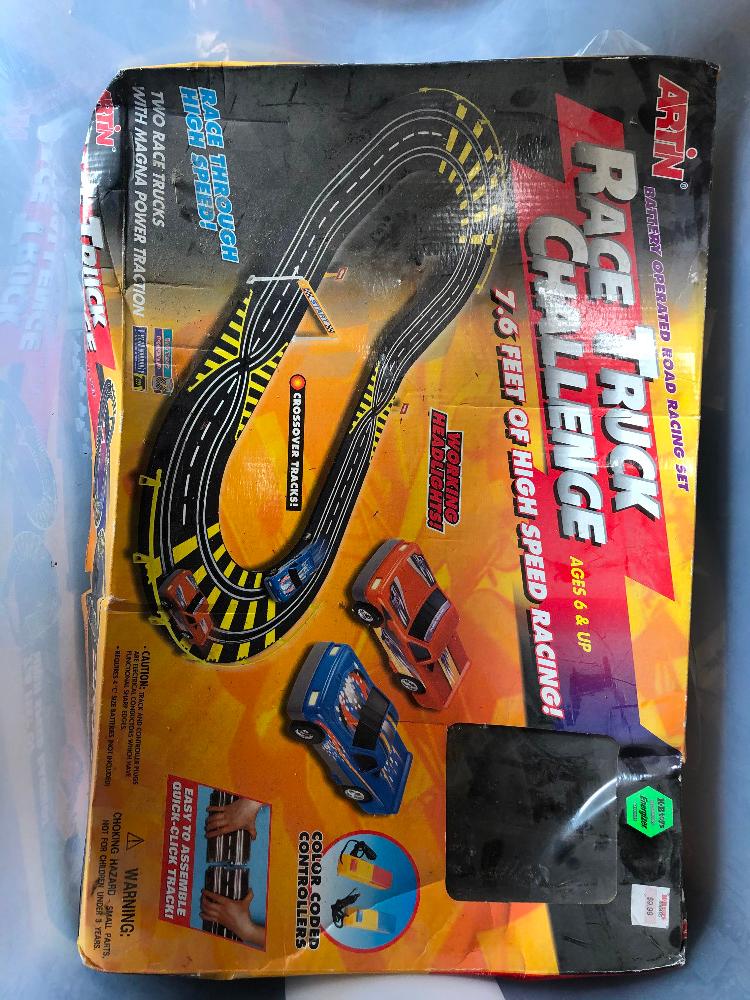 Artin Racing Slot Car Set With 14 Slot Cars & Extra Track