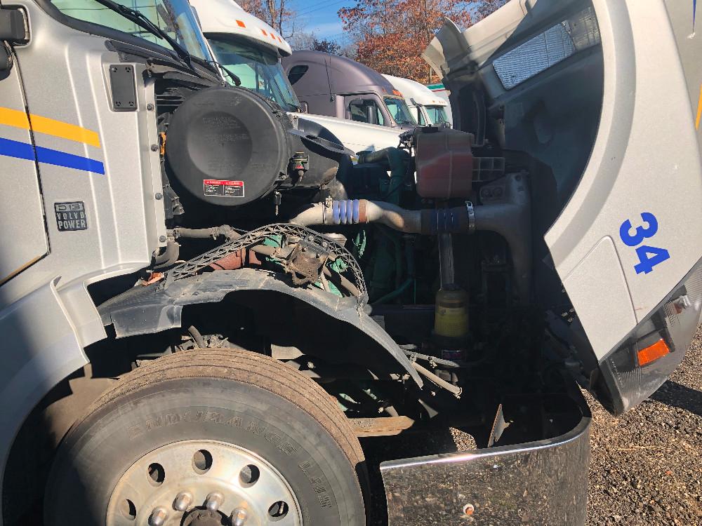 2016 Volvo VNL T/A truck tractor