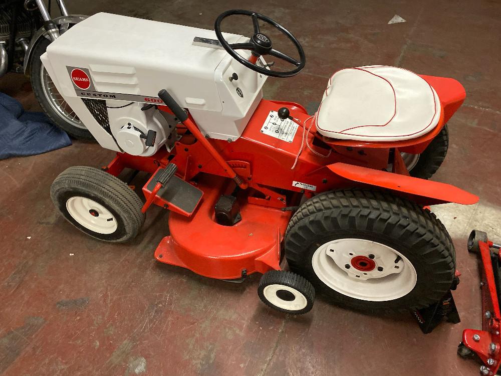 Nice Sears custom 600 lawn tractor