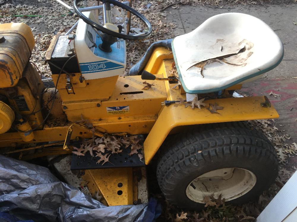 Cub Cadet 104 Lawn Tractor w/ 10HP engine